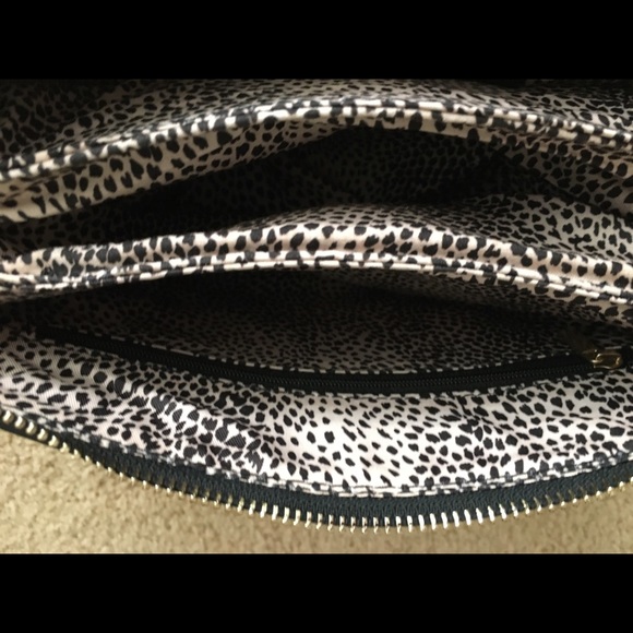 ALYSSA NY CROSSBODY BAG. BRAND NEW. - Picture 2 of 7